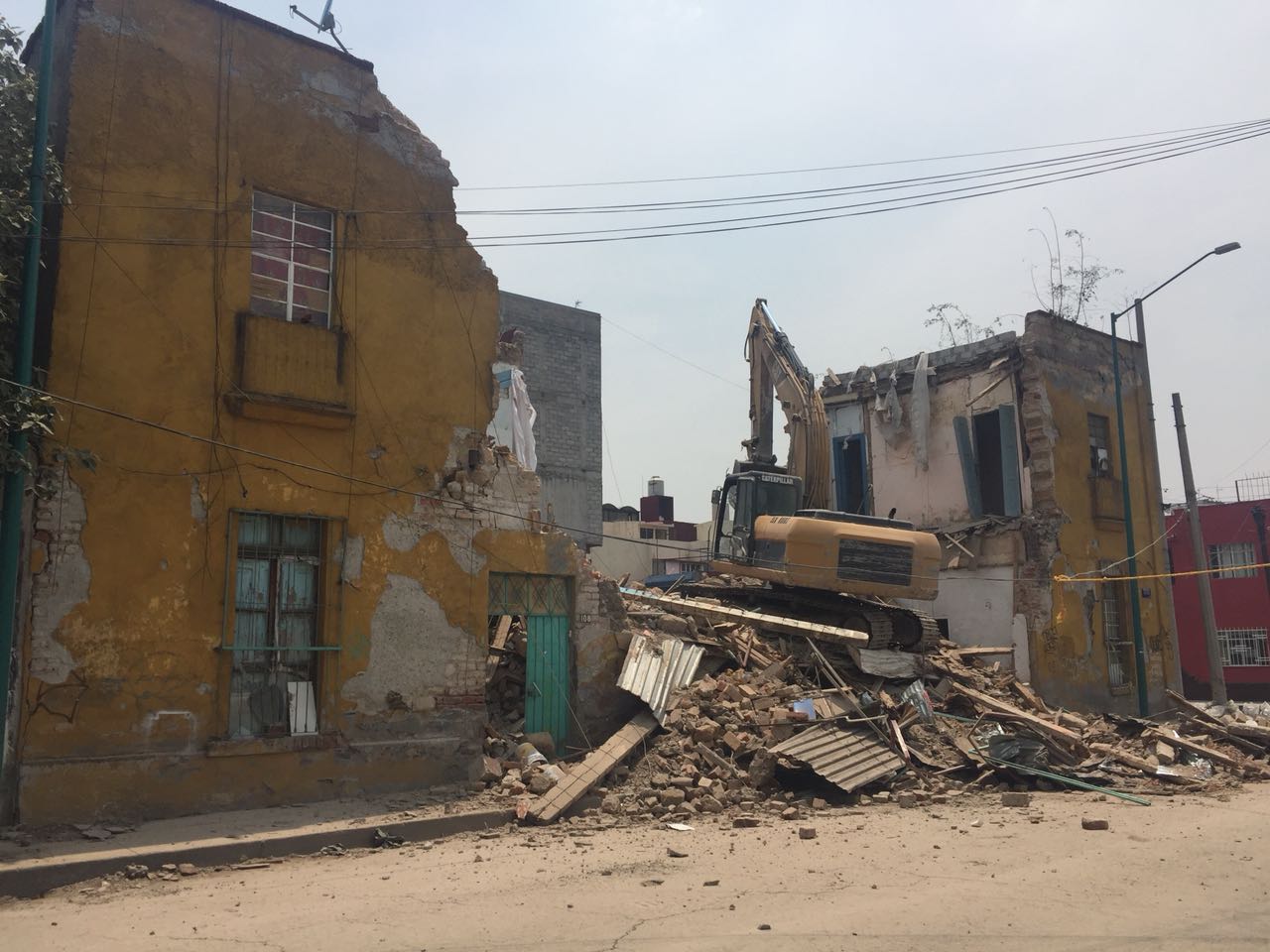 Concluyeron demolición de dos inmuebles en Cuauhtémoc