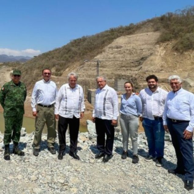 AMLO supervisa avances de obras de infraestructura al norte de México