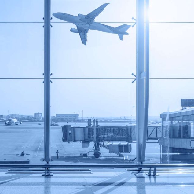 El flujo de viajeros internacionales creció 7.7% en el primer semestre y acompañó un aumento en turistas y derrama económica
