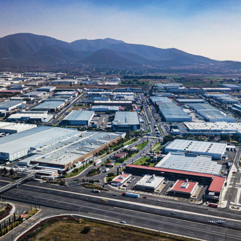 La disponibilidad industrial aumentó 125% anual en julio, mientras la demanda alcanzó 155,000 m² y concentró 35% del mercado nacional