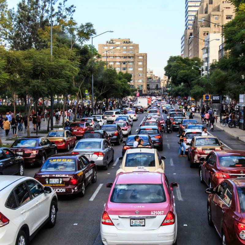 Congestión urbana provoca tiempos de traslado de 5 horas
