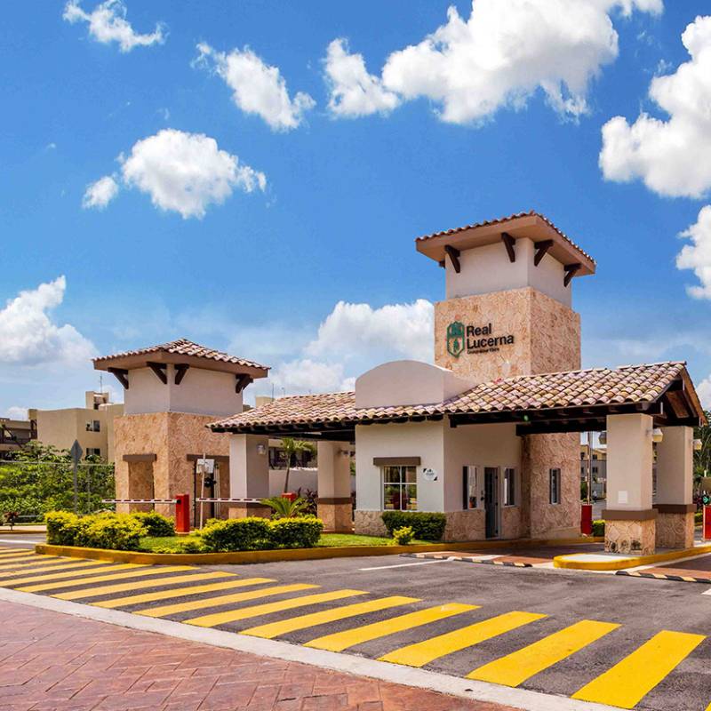 Real Lucerna cuenta con amenidades como alberca y palapas por privada, parques y kioscos de lectura, las cuales buscan brindar descanso.