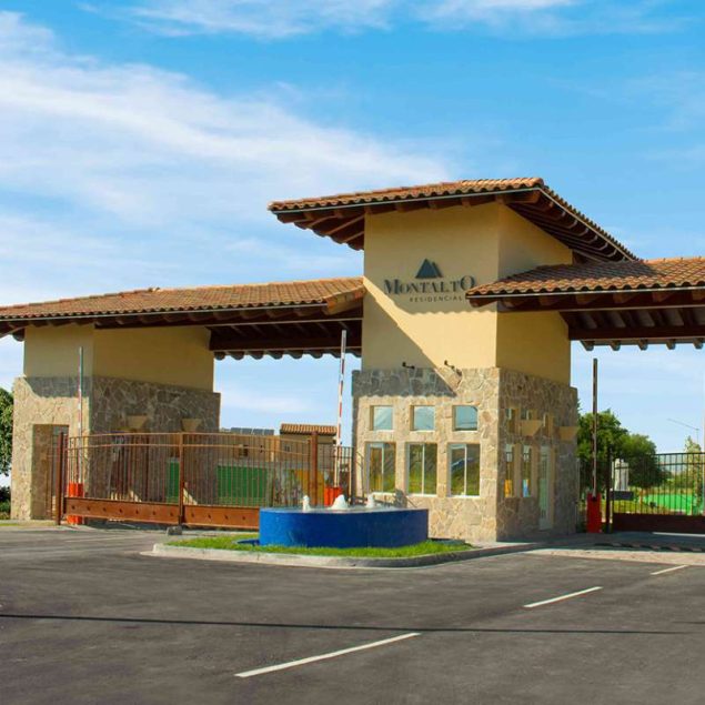 Montalto Residencial también cuenta con Sport Center con alberca techada, gimnasios, BBQ zone, entre otros  