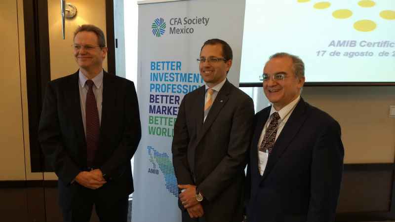 AMIB y CFA Institute firmaron convenio para profesionales financieros