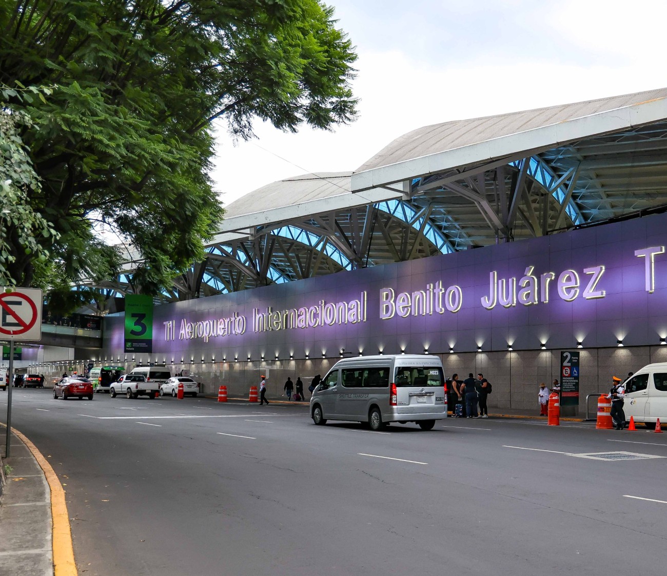 Buscan acceso sin restricciones de apps de movilidad en aeropuertos