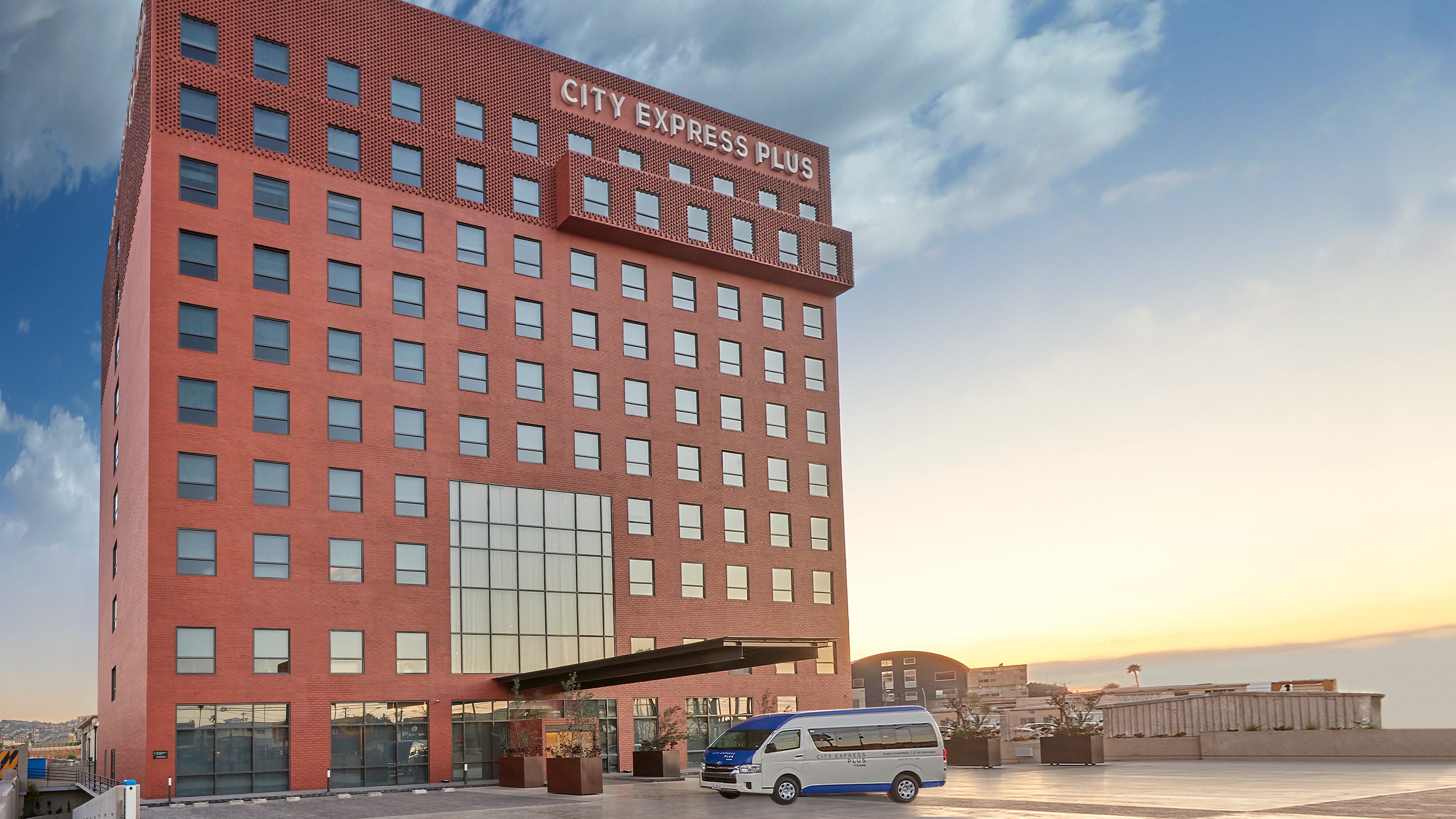 City Express abre en Tijuana su primer hotel Plus - CP TIJUANA FA DGA