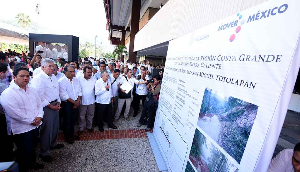 Mejoran camino en Costa Grande de Guerrero con ingeniería militar - Camino Atoyac