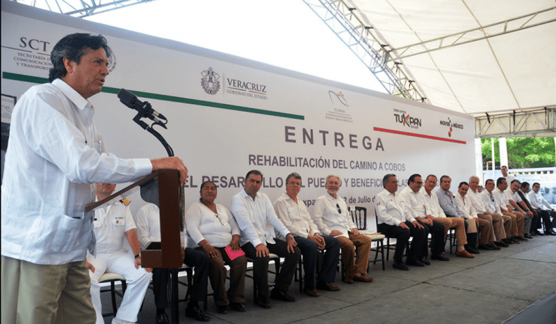 Inauguraran obra carretera en Veracruz - Camino Cobos e1437683521975