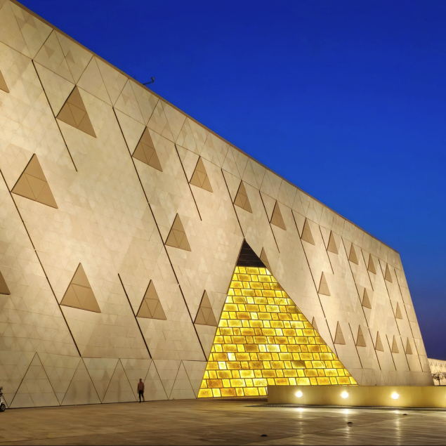 Egipto inaugura su nuevo hito cultural: el Gran Museo Egipcio