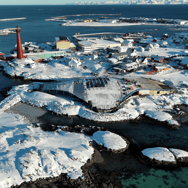 Centro cultural The Whale toma forma en la costa ártica de Noruega