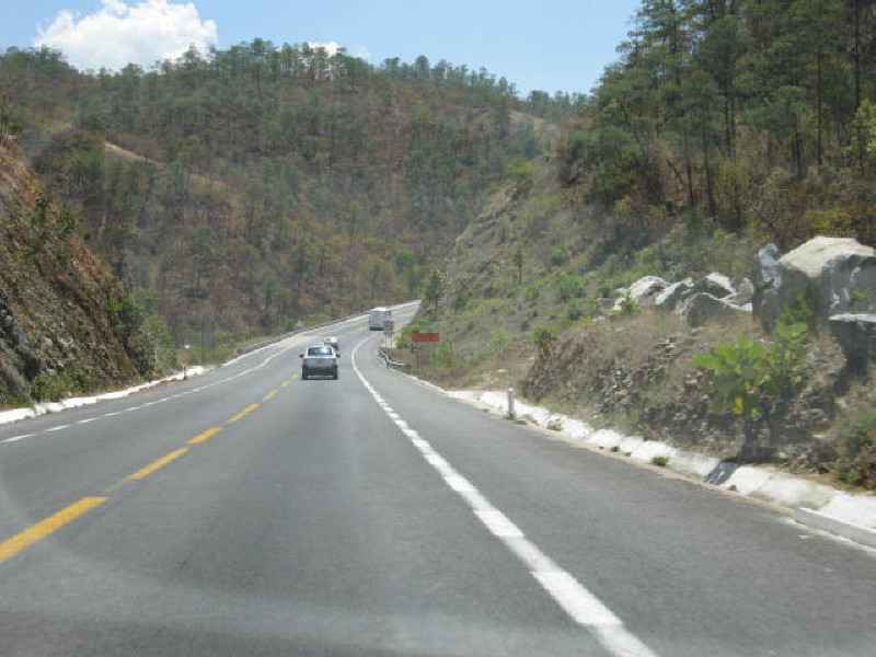 Oaxaca modernizará la red carretera federal - Carretera