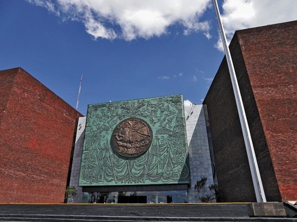 Celebran 40 años de fundación del Palacio Legislativo de San Lázaro