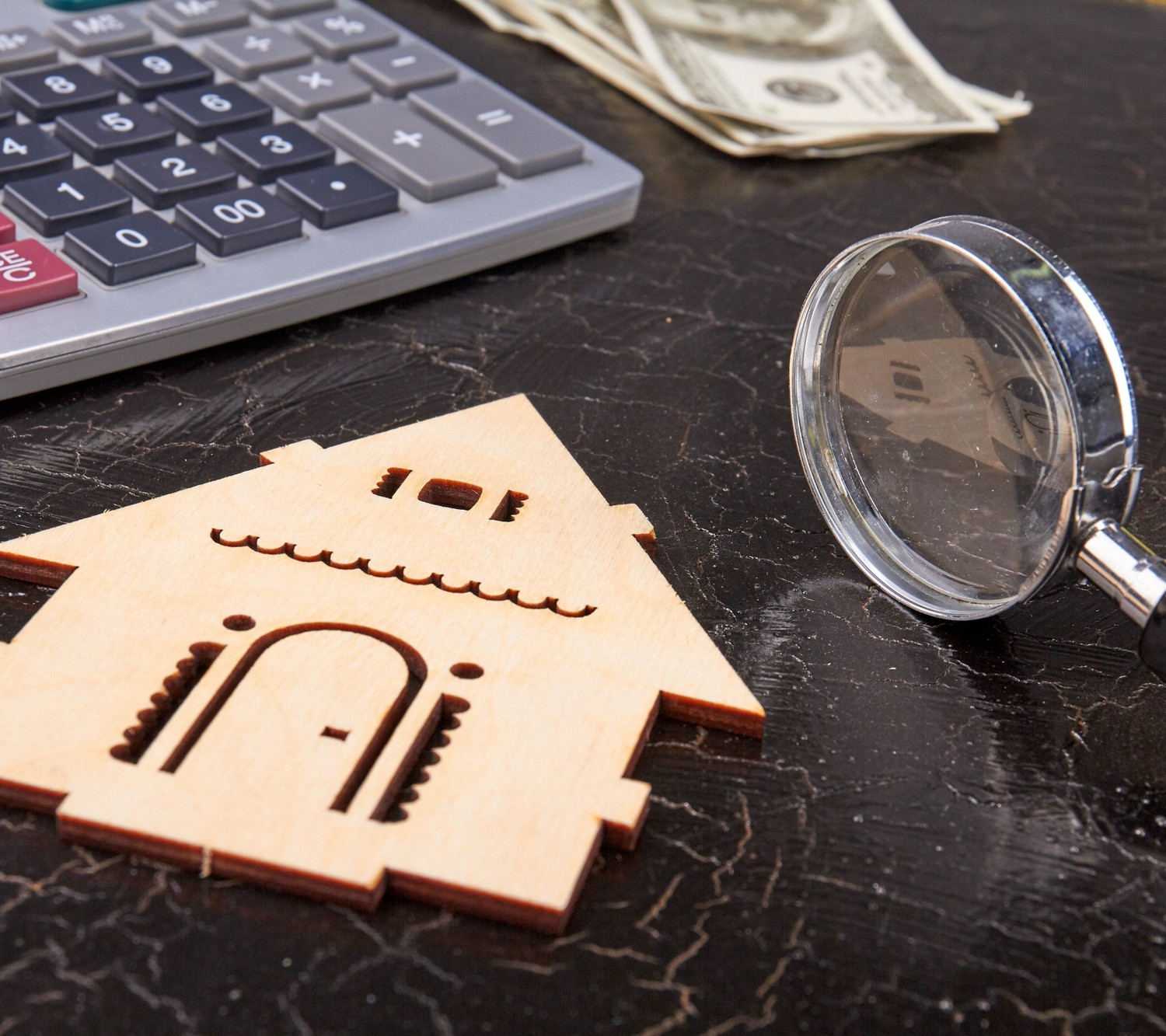 Cinco señales para evitar fraudes al comprar o rentar vivienda