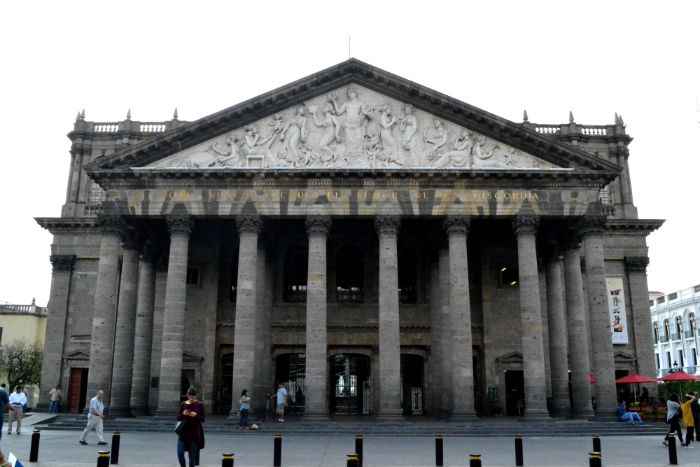Concluyen trabajos de restauración de columnas del Teatro Degollado en Jalisco