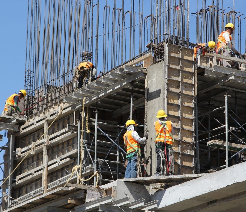 Construcción acumula caída de 15.4% este 2025