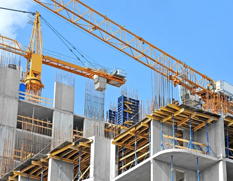 Construcción crece 1.7% en diciembre, pero cae 5.6% anual
