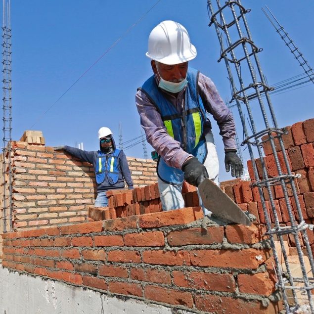 Construcción repunta en enero, pero mantiene señales de debilidad