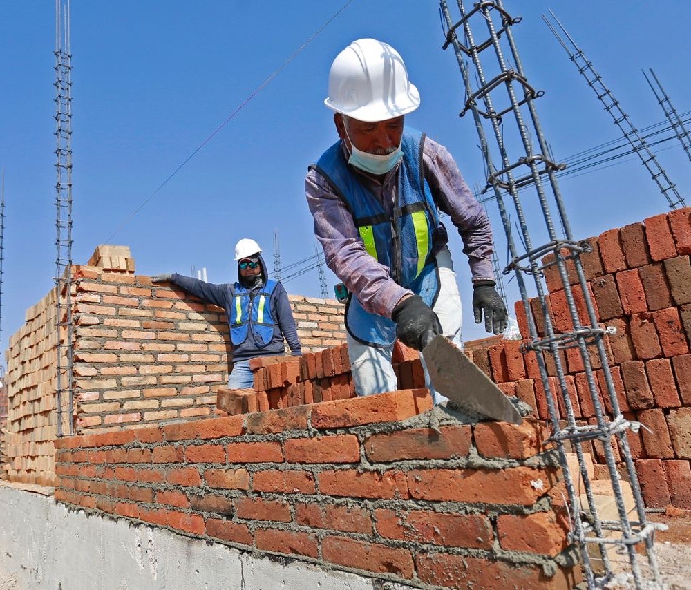 Construcción repunta en enero, pero mantiene señales de debilidad