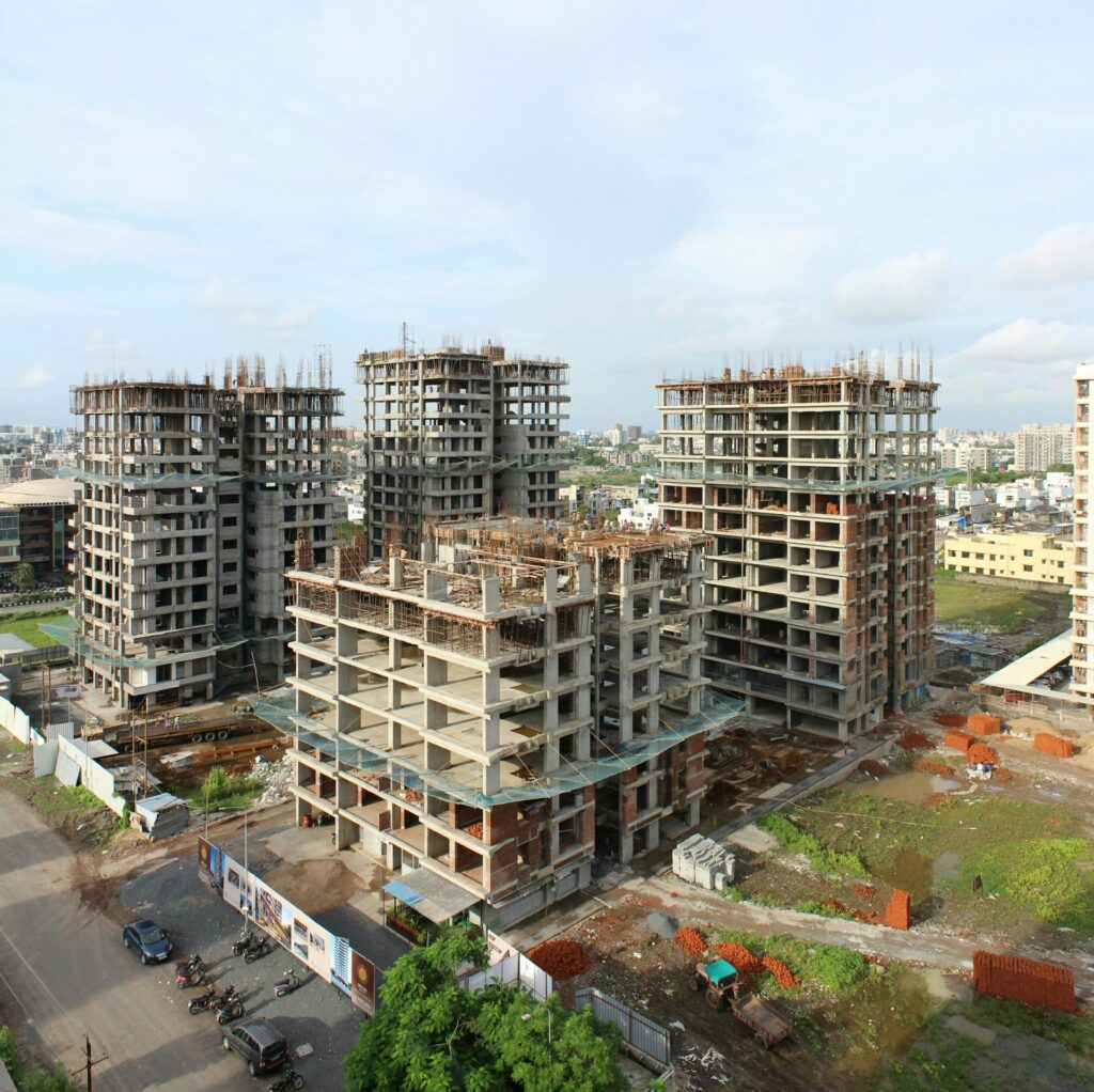 Construcción sigue a la baja; valor de producción se desploma 19.1%