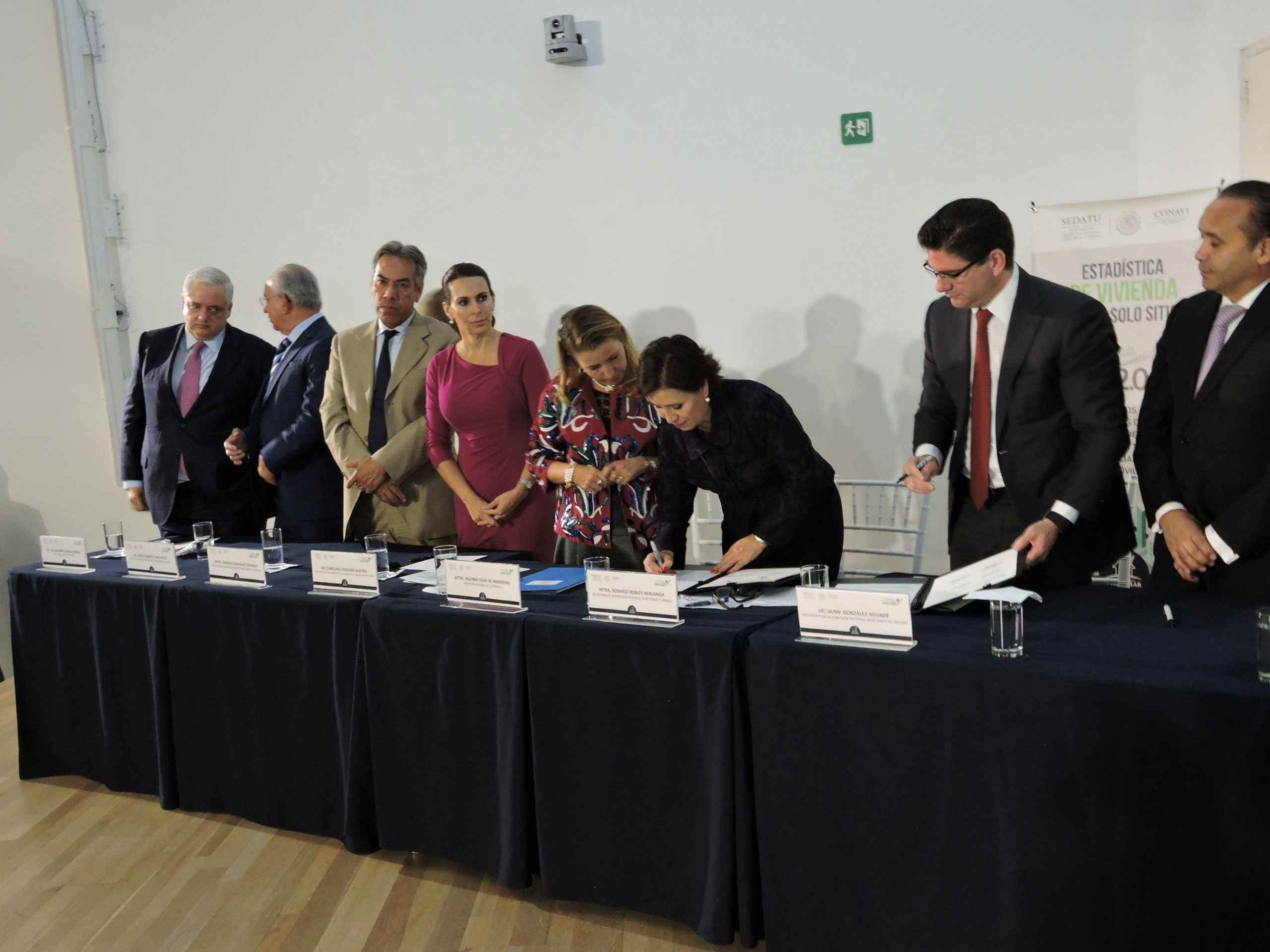 Conavi y CNBV firman acuerdo para beneficio de la vivienda - Convenio Conavi CNBV scaled