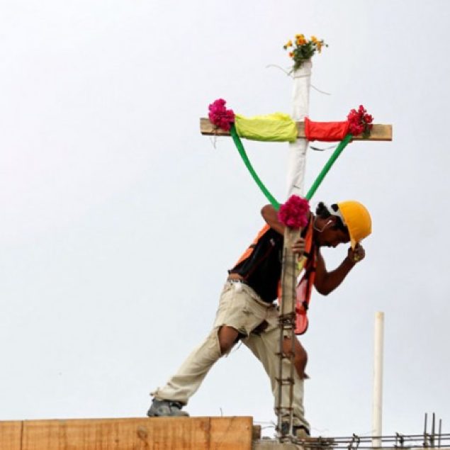 Día de la Santa Cruz, en reconocimiento a trabajadores de la construcción