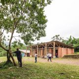 Diputados proponen transporte público gratuito para estudiantes