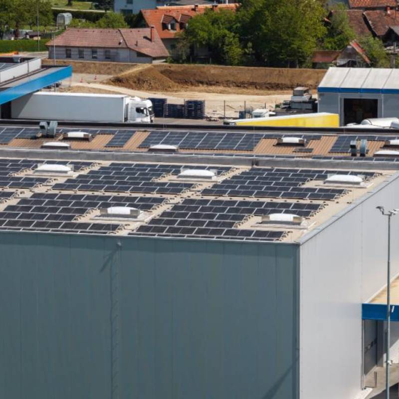 La energía sustentable no se entiende sólo como un compromiso ambiental, sino como una estrategia financiera y operativa para reducir costos