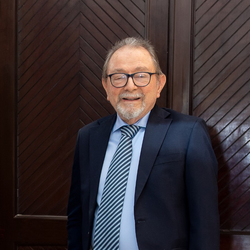 Enrique Terrazas, fundador de Ruba, recibe reconocimiento de FECHAC