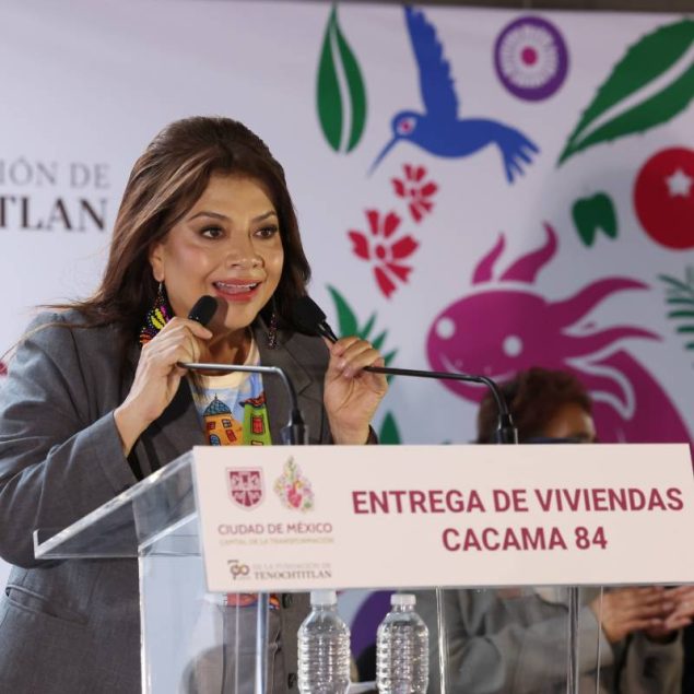 Clara Brugada encabezó la entrega de viviendas con un costo menor a 800,000 pesos