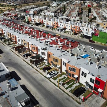 Falta de permisos frena construcción y encarece la vivienda: BBVA
