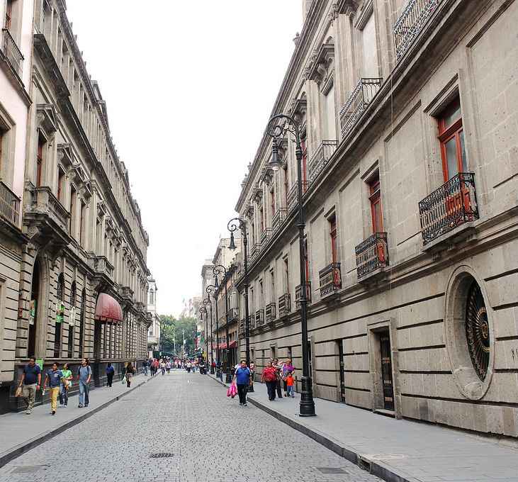 Cierran calles del Centro Histórico por rodaje de película    - Filomeno Mata OK