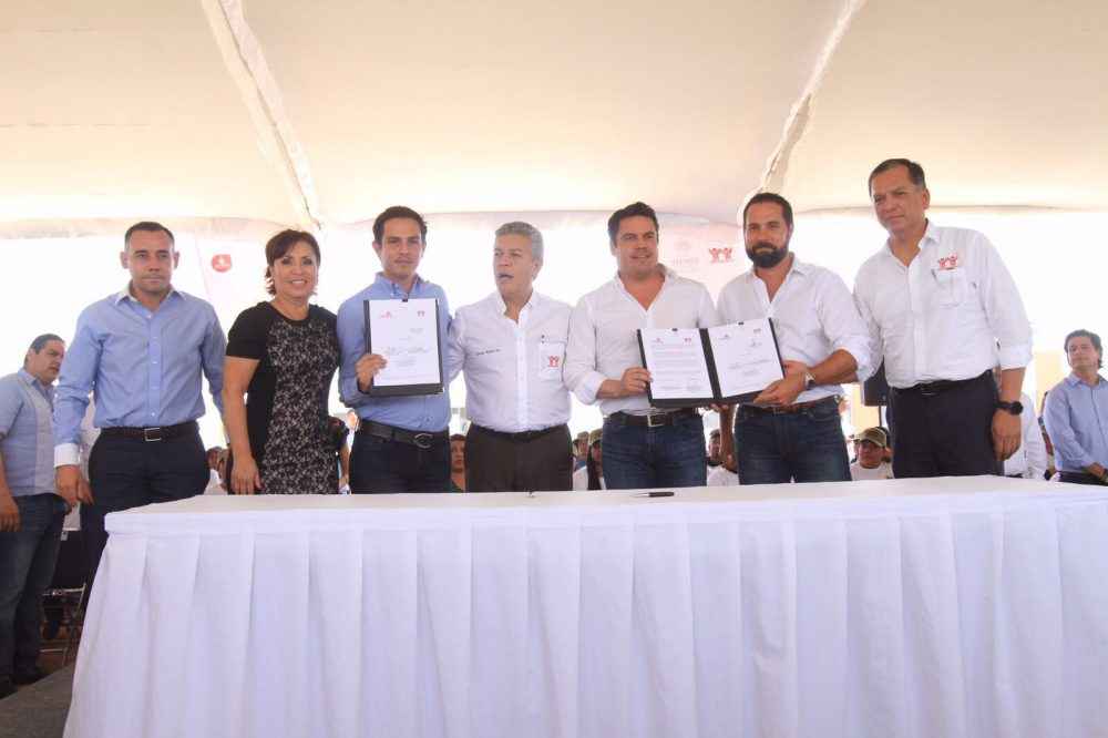 Jornaleros de Jalisco e Infonavit firman convenio - - Centro Urbano