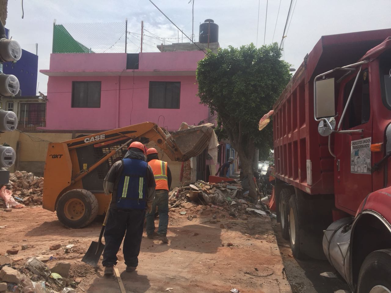 Concluye demolición de casa en Gustavo A. Madero