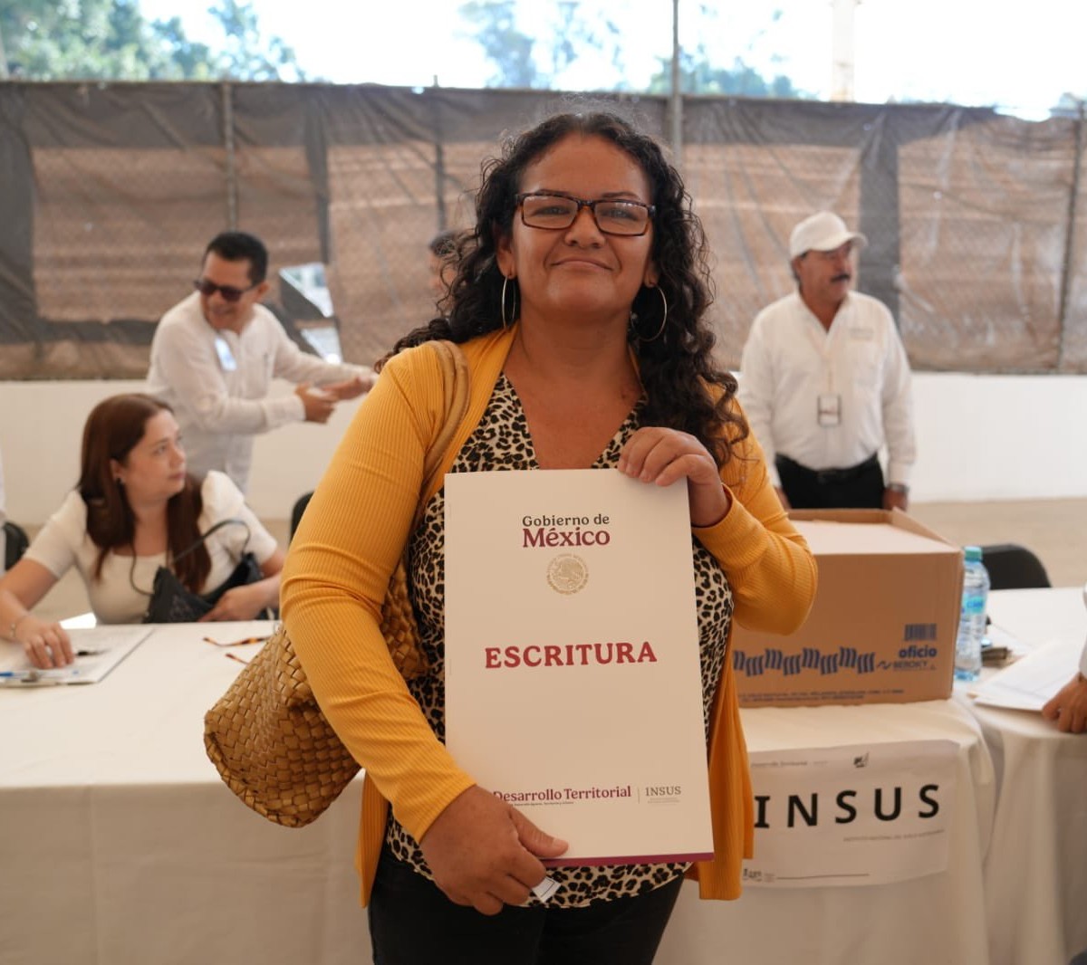 Gobierno supera meta 2025 con más de 222,000 escrituras entregadas