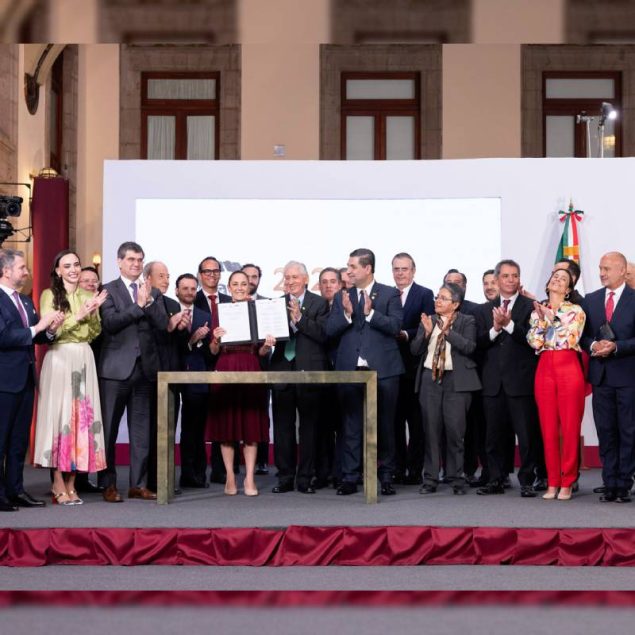 Gobierno y sector privado firman acuerdo para impulsar el acero nacional, reducir importaciones y fortalecer la construcción en México