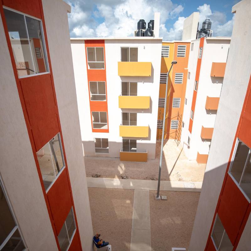 Si percibes entre uno y dos salarios mínimos, debes cumplir tres requisitos para acceder a una Vivienda para el Bienestar del Infonavit