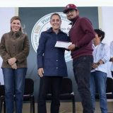 Gobierno inicia entrega de 36,000 tarjetas de mejoramiento de vivienda en San Quintín; primeras 4,000 apoyan con 40,000 pesos