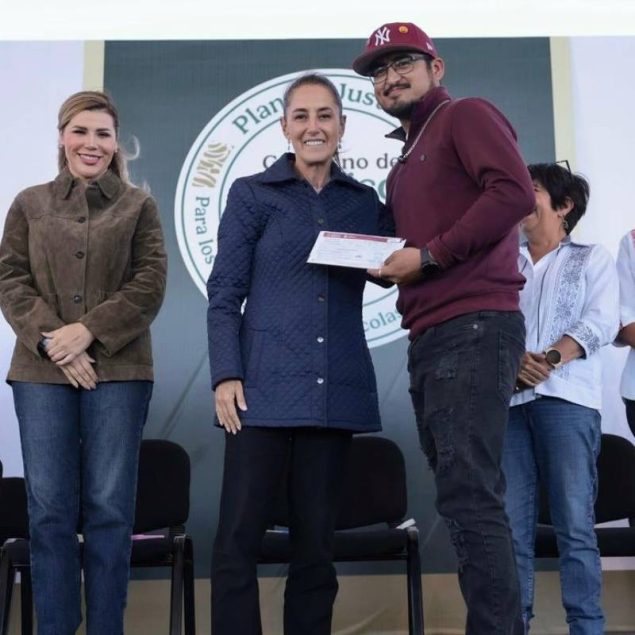 Gobierno inicia entrega de 36,000 tarjetas de mejoramiento de vivienda en San Quintín; primeras 4,000 apoyan con 40,000 pesos