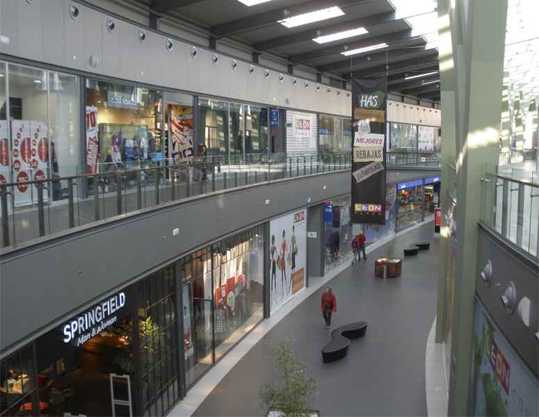 App permitirá ver el interior de los centros comerciales - Interior centro comercial leon plaza