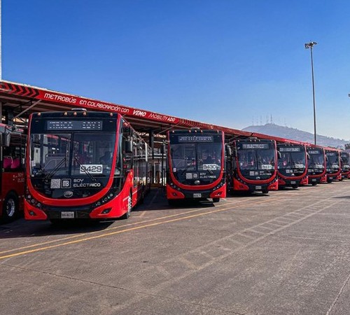 Línea 3 del Metrobús estrena 60 autobuses eléctricos