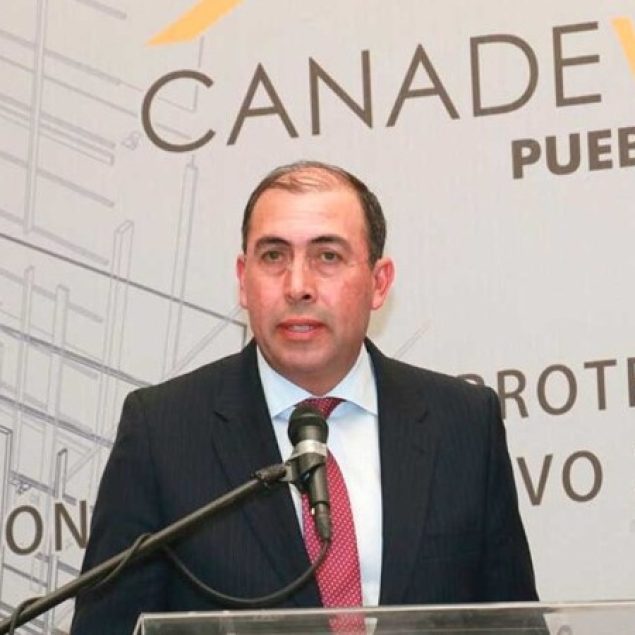 Luis Alberto Moreno rinde protesta como presidente de la Canadevi Nacional