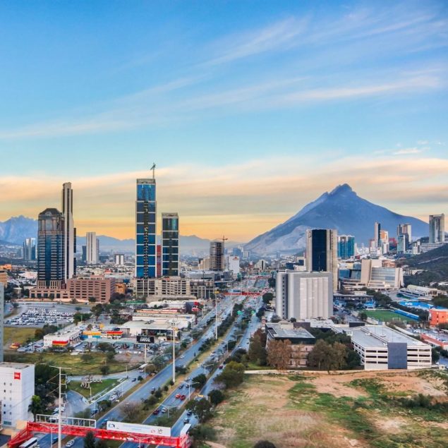 Manufactura impulsa alza de 10% en demanda de oficinas en Monterrey