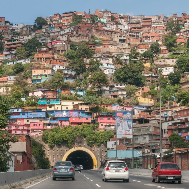 Más de mil millones viven en asentamientos informales: ONU