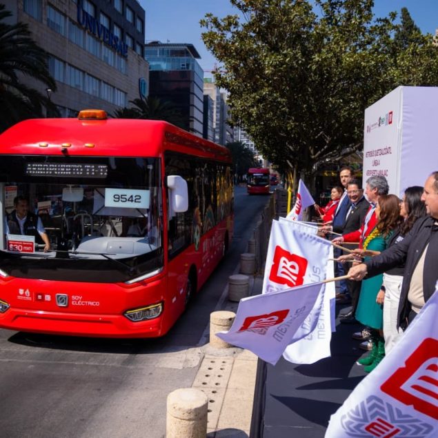 Metrobús estrena ruta Quetzalcóatl con unidades 100% eléctricas