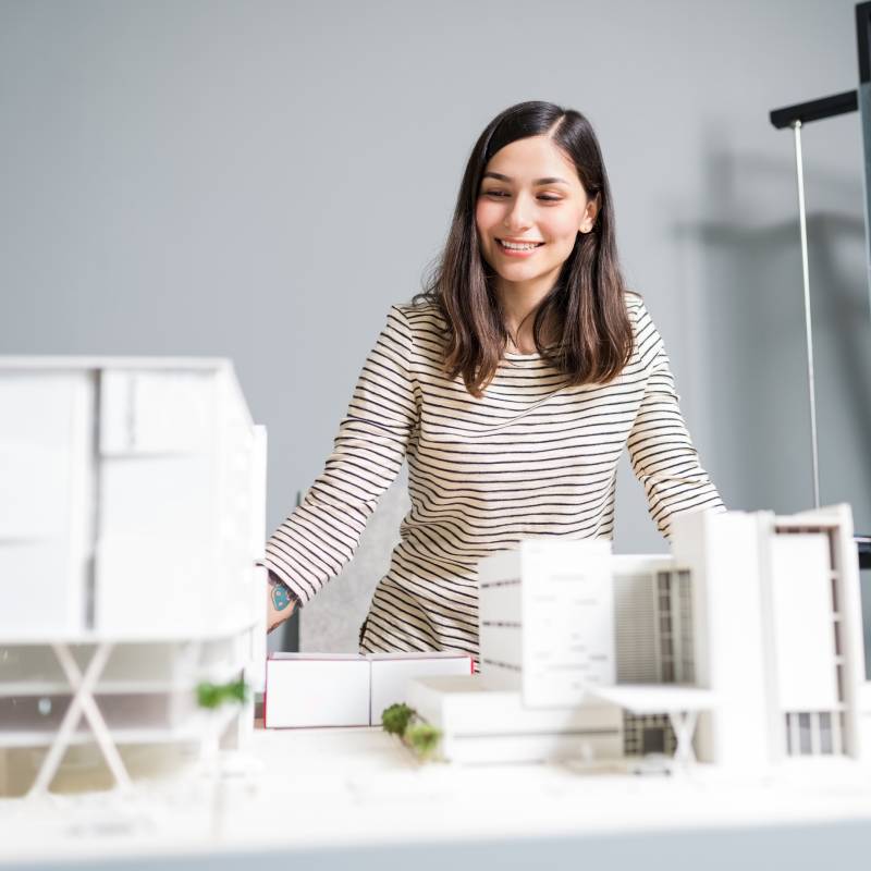 Mujeres alcanzan 39% de participación en el sector inmobiliario; ADI busca ampliar su presencia