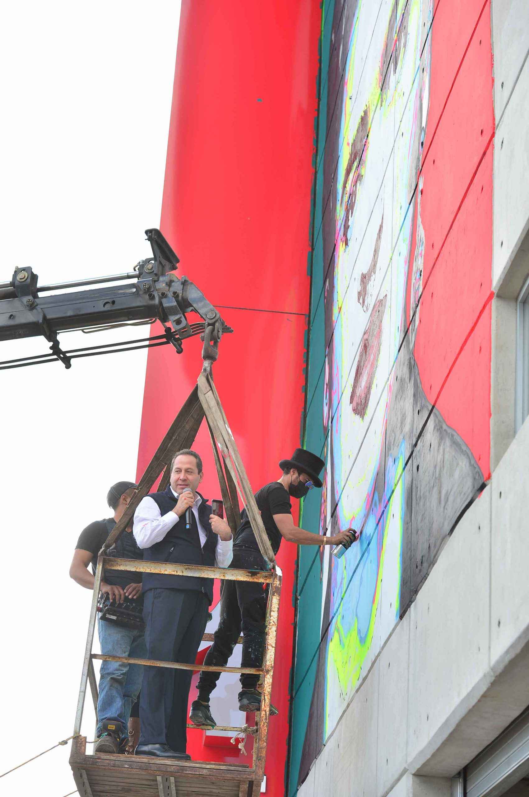 Realizan mural La Frida de Ecatepec