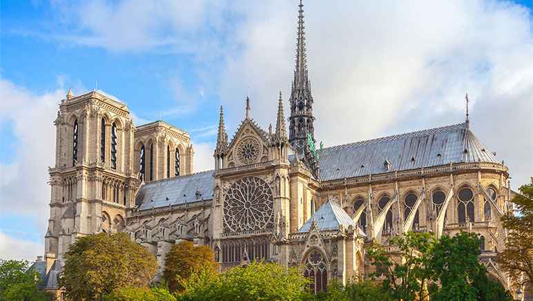 Notre Dame se restaurará de acuerdo al diseño original: Macron - Notre Dame se restaurará de acuerdo al diseño original Macron