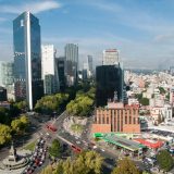 Oficinas repuntan: absorción neta supera los 337,000 m² en 2025