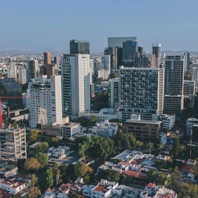 Oficinas se recuperan en Gdl; vacancia cae y demanda repunta 46%