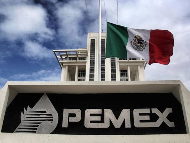 Pemex reduce deuda histórica y obligaciones financieras